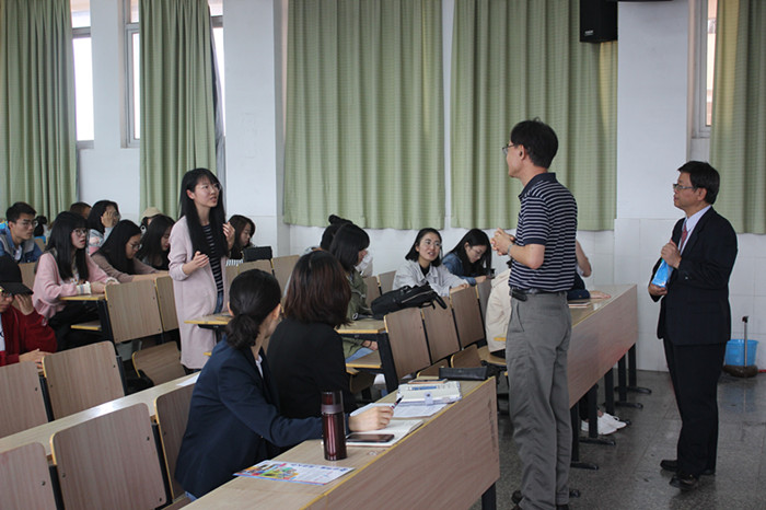 0427 投稿照片-商学院-商学院开展“高雄科技大学与阳光学院共同培育优秀学生攻读美国密苏里大学经营管理硕士项目”宣讲会4.JPG