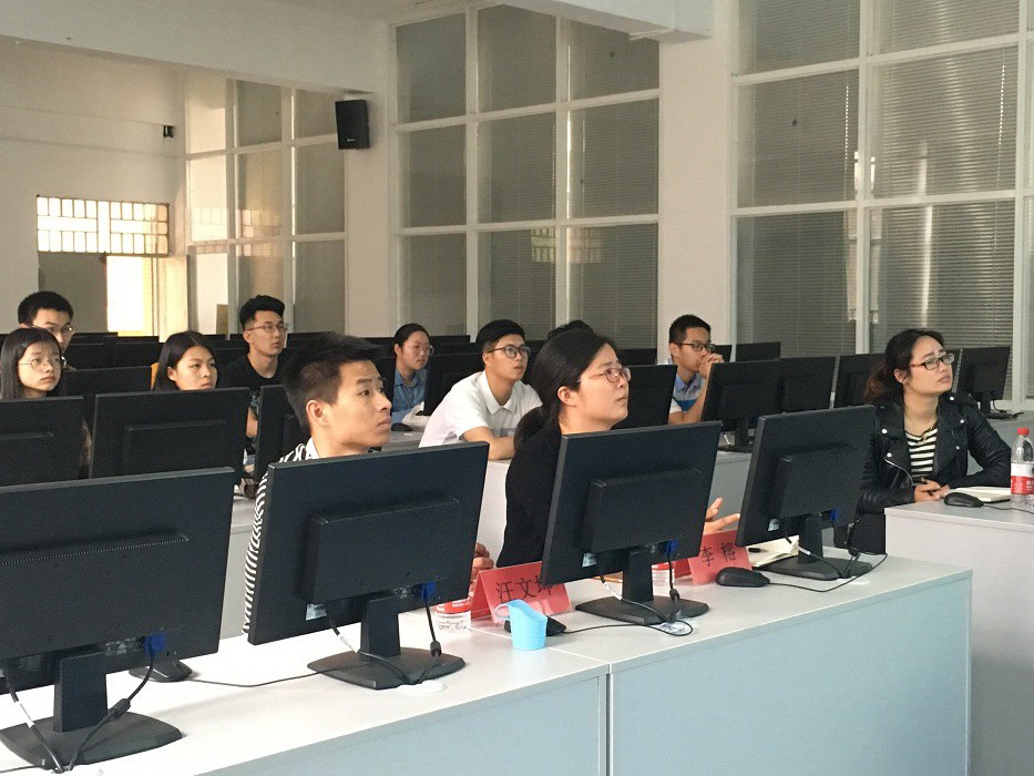 0424 投稿照片-商学院-商学院开展“赴台访学学生汇报会”2.jpg