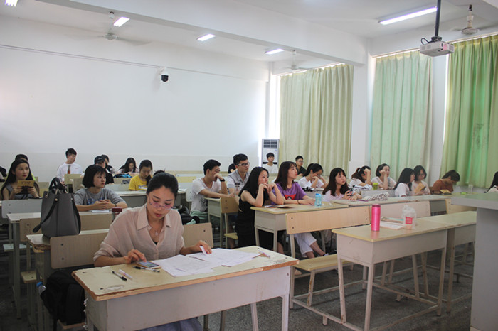 0518 投稿照片-商学院-商学院开展考研动员大会3.JPG