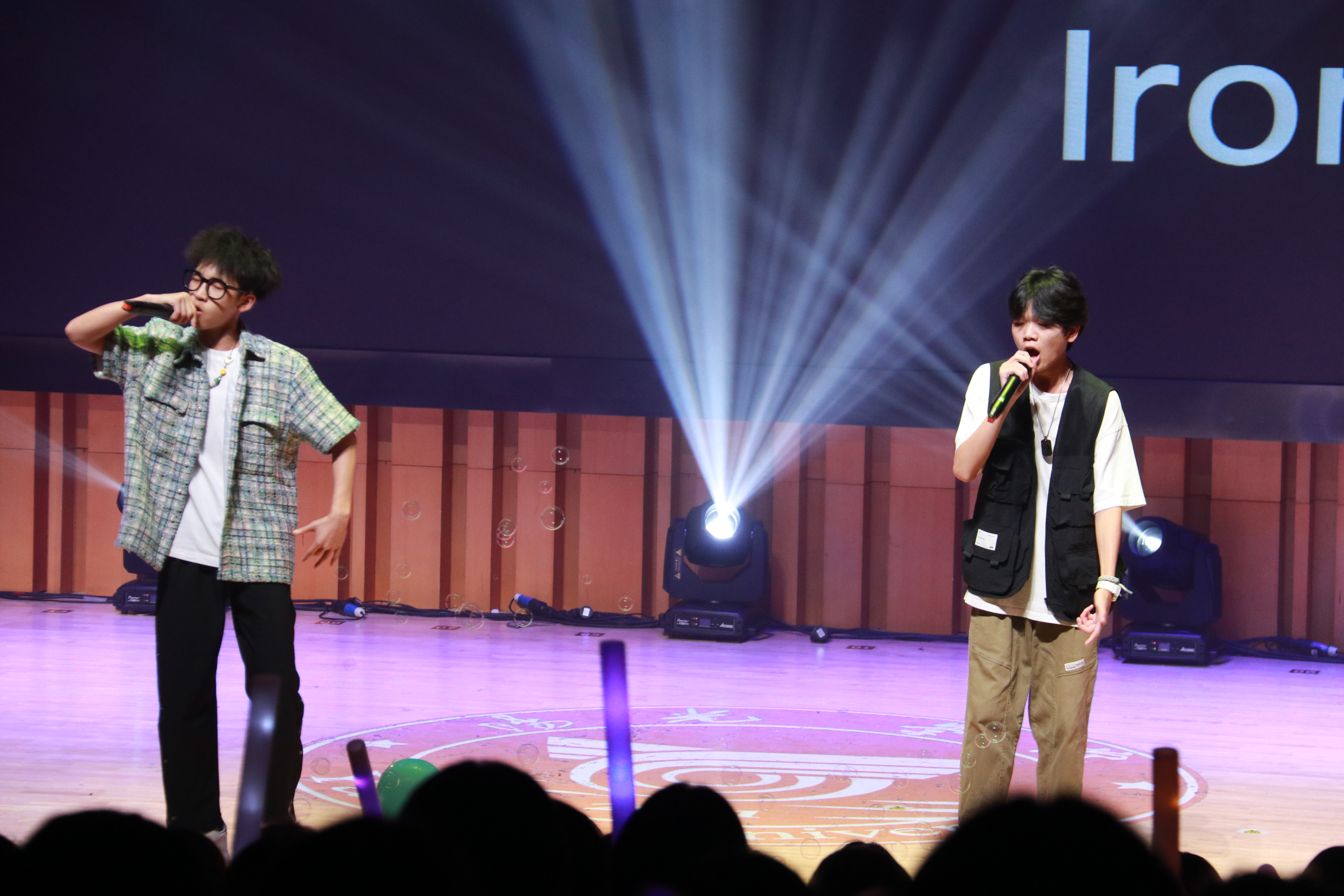 逐梦未来——商学院举办2021届校友奖学金颁奖仪式暨毕业晚会